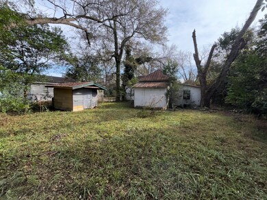 805 Davenport St, Americus, GA 31719 - photo 5