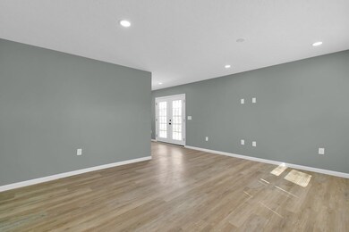 5-web-or-mls-4274-astor-ave