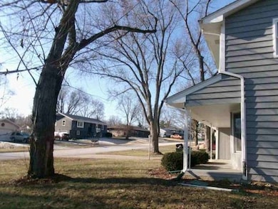 2021 Radcliffe Dr, Aurora, IL 60506 - photo 2