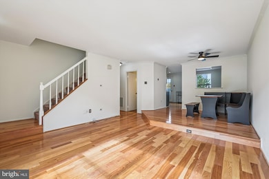 18906 Ebbtide Cir, Germantown, MD 20874 - photo 4