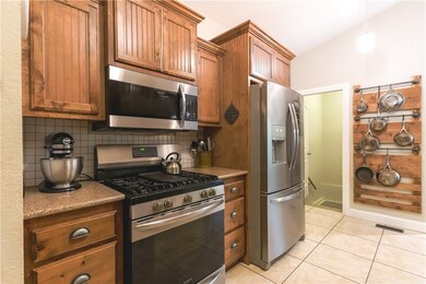 Gas stove! Refrigerator conveys.