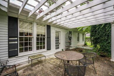 8 Hawthorn Hill, Louisville, KY 40204 - photo 5