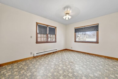 Eat-in Kitchen
