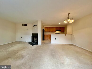4305 Pembrook Village Dr, Alexandria, VA 22309 - photo 4