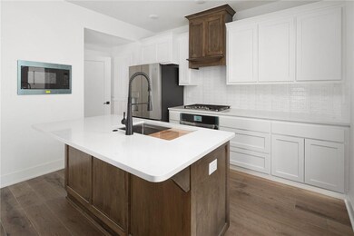 112 NW Oz Village Dr, Bentonville, AR 72712 - photo 4