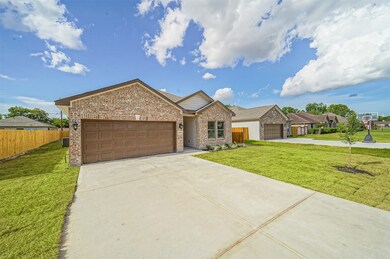 2830 Orion St, Houston, TX 77088 - photo 3