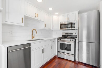 14-web-or-mls-101Danforth-10