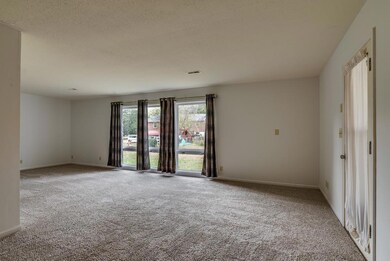 3000 Sheddan Dr, Columbia, TN 38401 - photo 7