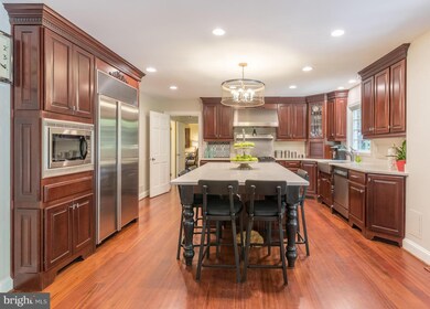 2100 Whiteoaks Dr, Alexandria, VA 22306 - photo 3