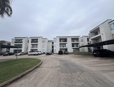 2830 S Bartell Dr unit 27, Houston, TX 77054 - photo 2