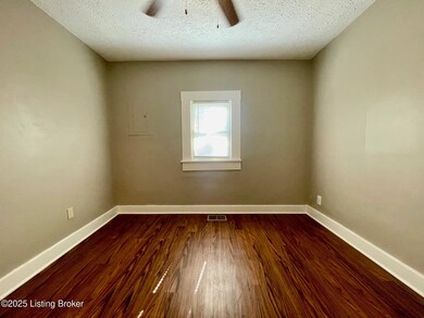 928 E 8th St, New Albany, IN 47150 - photo 6