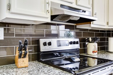 1807 Fox Trail Dr-17