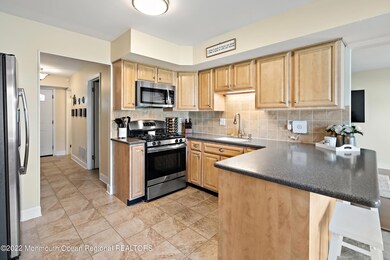 10-Int13 Kitchen