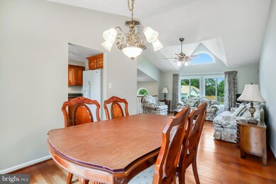 22212 Stablehouse Dr, Sterling, VA 20164 - photo 7