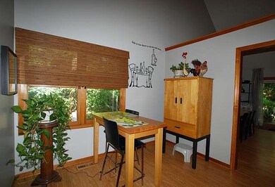 526 Viking Dr, Batavia, IL 60510 - photo 7