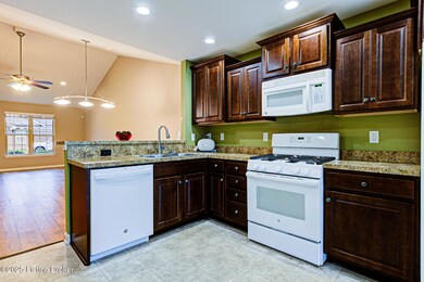 6526 Renate Rd, Louisville, KY 40291 - photo 7