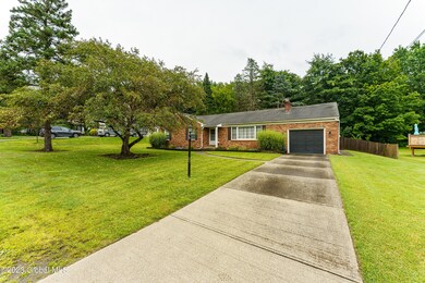 26 Brian Ct, Troy, NY 12182 - photo 5