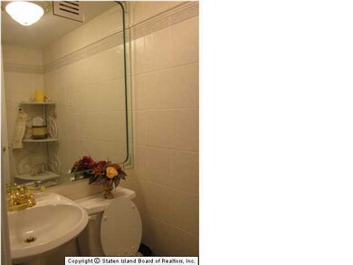 68 Darnell Ln, Staten Island, NY 10309 - photo 3