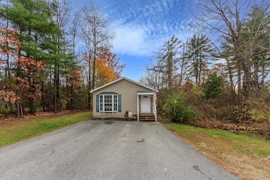 42 Woodrow Ave, Franklin, NH 03235 - photo 4