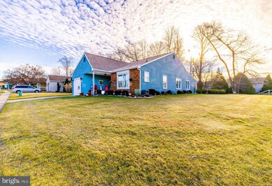 14 Lakebridge Dr, Woodbury, NJ 08096 - photo 2