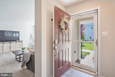 6895 Bryson Cir, Haymarket, VA 20169 - photo 4