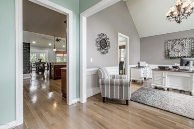 11116 Radleigh Ln, Louisville, KY 40291 - photo 5