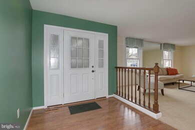 9829 Wolcott Dr, Burke, VA 22015 - photo 4