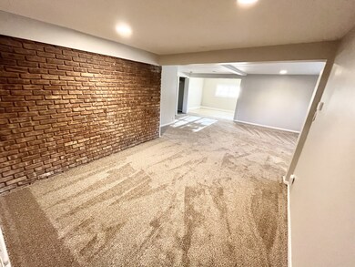 18041 Thomas Ln, Country Club Hills, IL 60478 - photo 4