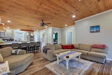 06-107 Lakeview Cir