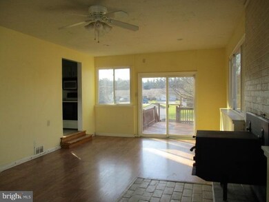 18019 Oak Ridge Dr, Hagerstown, MD 21740 - photo 4