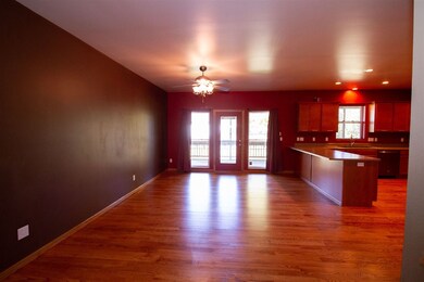 213 N Hillcrest Cir, Center Point, IA 52213 - photo 5