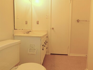 2406 Bernard St unit 24, Denton, TX 76205 - photo 6