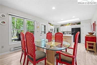 137 Staghorn Hollow Rd, Beech Mountain, NC 28604 - photo 7