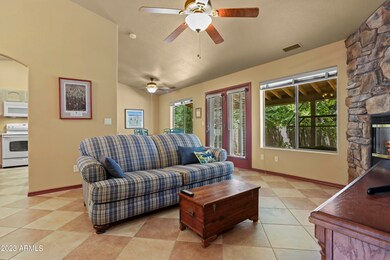 Living Room (3)