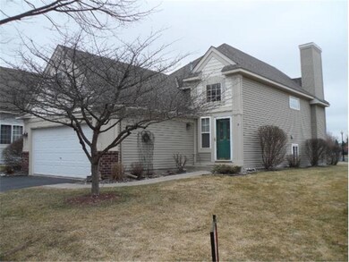 Fantastic detached town home in excellent conditio