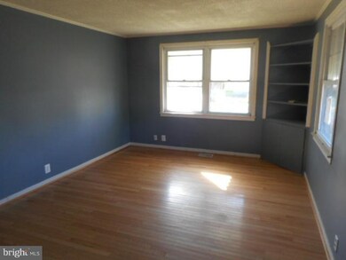 8230 Watersedge Rd, Dundalk, MD 21222 - photo 2