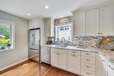 848 S Mitchell Ave, Elmhurst, IL 60126 - photo 4