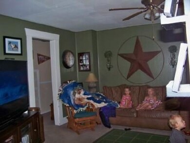 723 S Main St, Hugoton, KS 67951 - photo 2