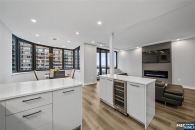 100 Carlyle Dr unit 12B-South, Cliffside Park, NJ 07010 - photo 5