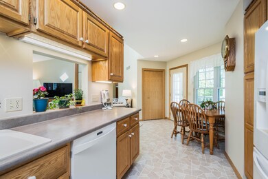 3575_Pondview_Drive_04