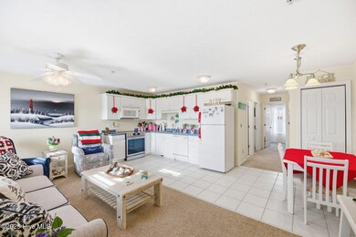 305 N Topsail Dr unit 5, Surf City, NC 28445 - photo 4