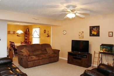 557 West St, Whiteland, IN 46184 - photo 6