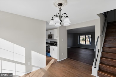 1973 Partree Ct, Woodbridge, VA 22191 - photo 2