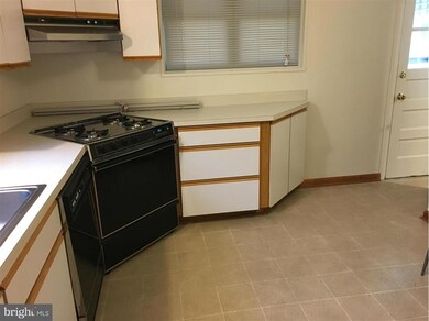 10911 Stillwater Ave, Kensington, MD 20895 - photo 4