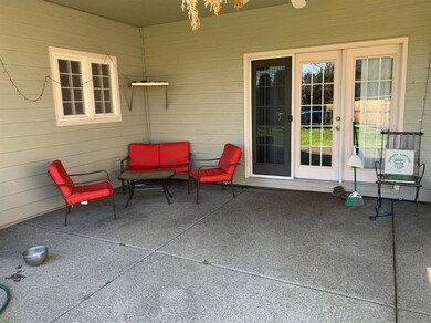 246 Meadowbrook Dr, Central Point, OR 97502 - photo 3