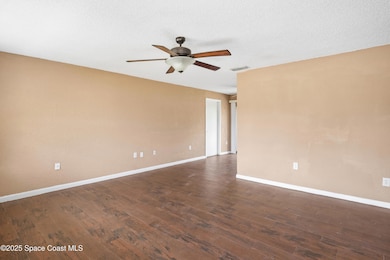 697 Castaways St NE, Palm Bay, FL 32907 - photo 4