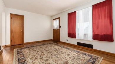 10-z 368 Cedarcrest Ave005