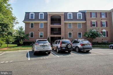 5717 Brewer House Cir unit 101, Rockville, MD 20852 - photo 2