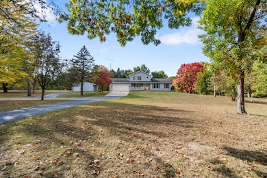 5338 S Meridian Rd, Jackson, MI 49201 - photo 4