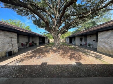 910 Avenue H, Bay City, TX 77414 - photo 5